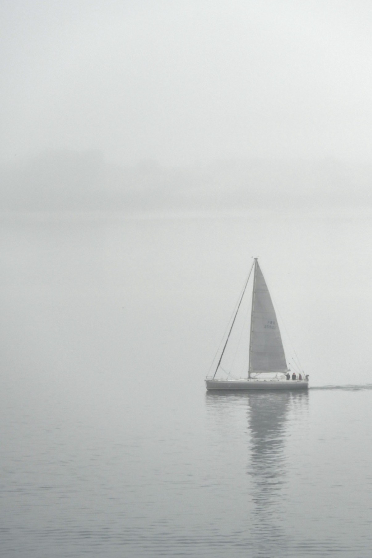 Velero en la niebla